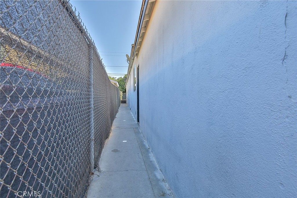 3112 Gale Ave Long Beach, CA 90810 - Thumbnail 4
