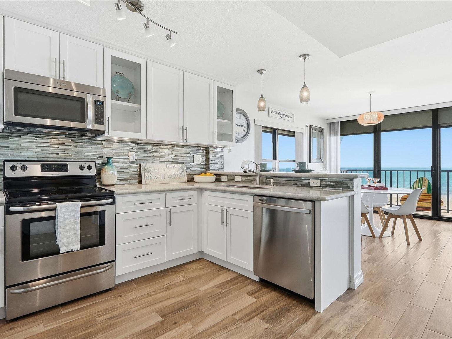 11945 Termini San Luis Pass Rd APT 307 Galveston, TX 77554 - Thumbnail 4