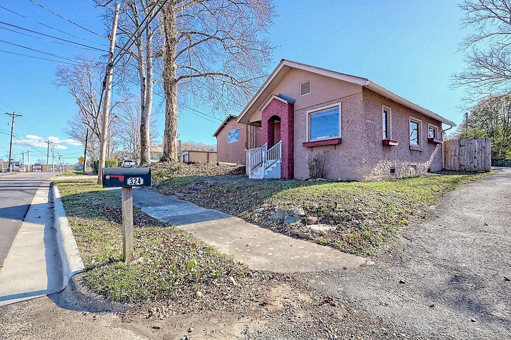 324 Hill St Murphy, NC 28906 - Thumbnail 4