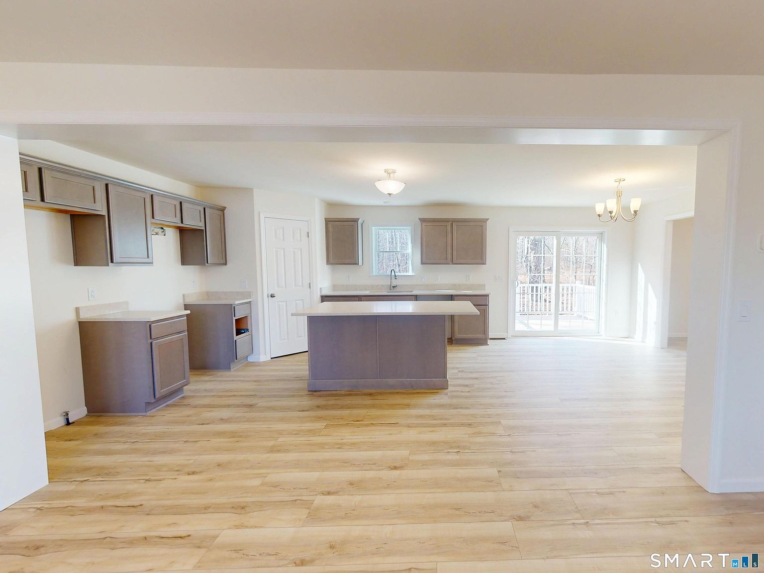 238 Simpson Ln Oakdale, CT 06370 - Thumbnail 4