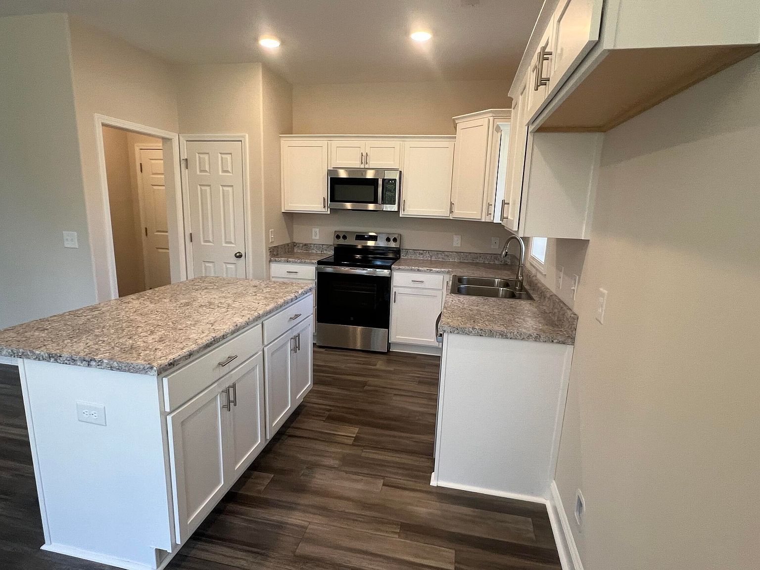 309 Starky Dr Richlands, NC 28574 - Thumbnail 4