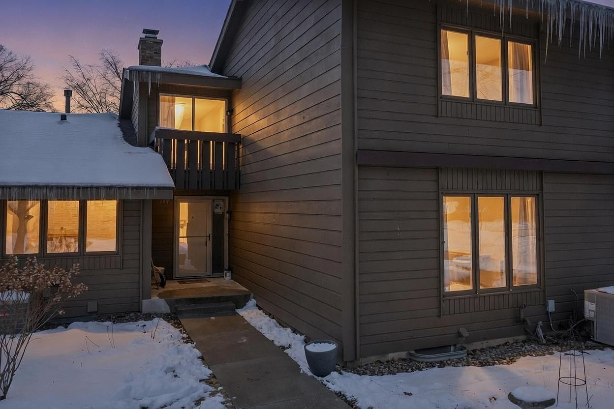 149 Birnamwood Dr Burnsville, MN 55337 - Thumbnail 4