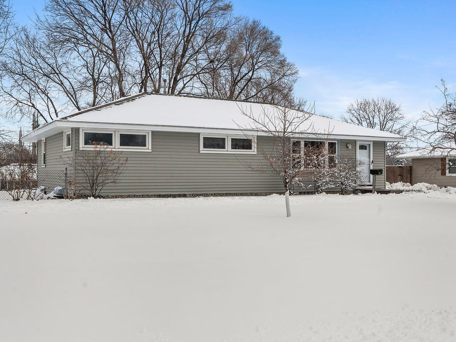 9701 Oakland Ave S Bloomington, MN 55420 - Thumbnail 4