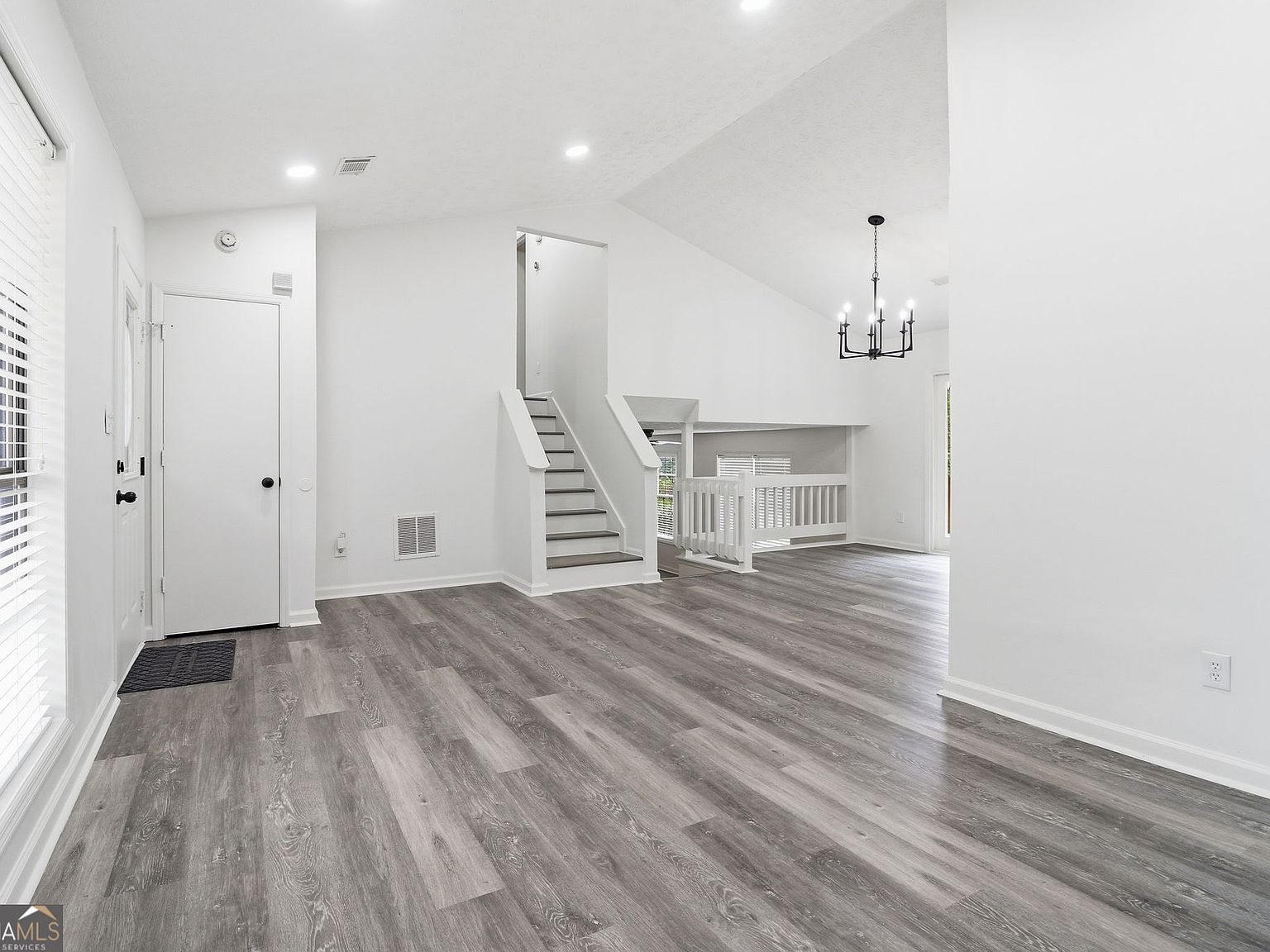 29 Court Ellenwood, GA 30294 - Thumbnail 4