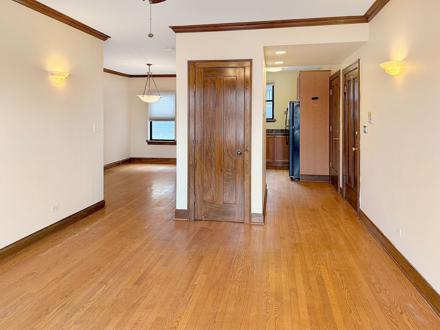 842 Wesley Ave APT 1 Oak Park, IL 60304 - Thumbnail 4