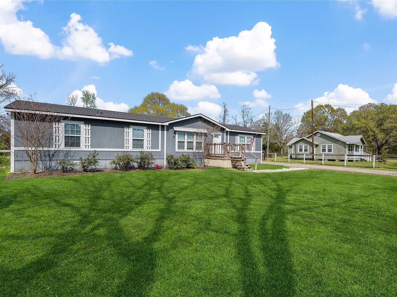 1602 County Road 301 N Dayton, TX 77535 - Thumbnail 4