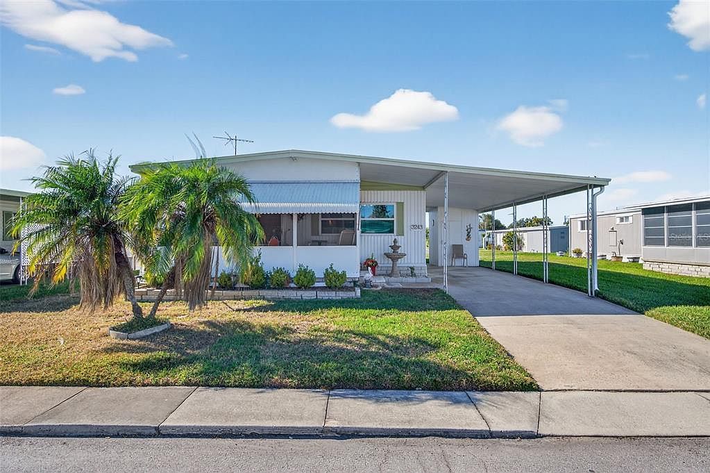 3243 Hampshire Dr Holiday, FL 34690 - Thumbnail 4