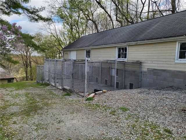 156 N Spring Valley Rd, Canonsburg, PA 15317, USA - Thumbnail 4