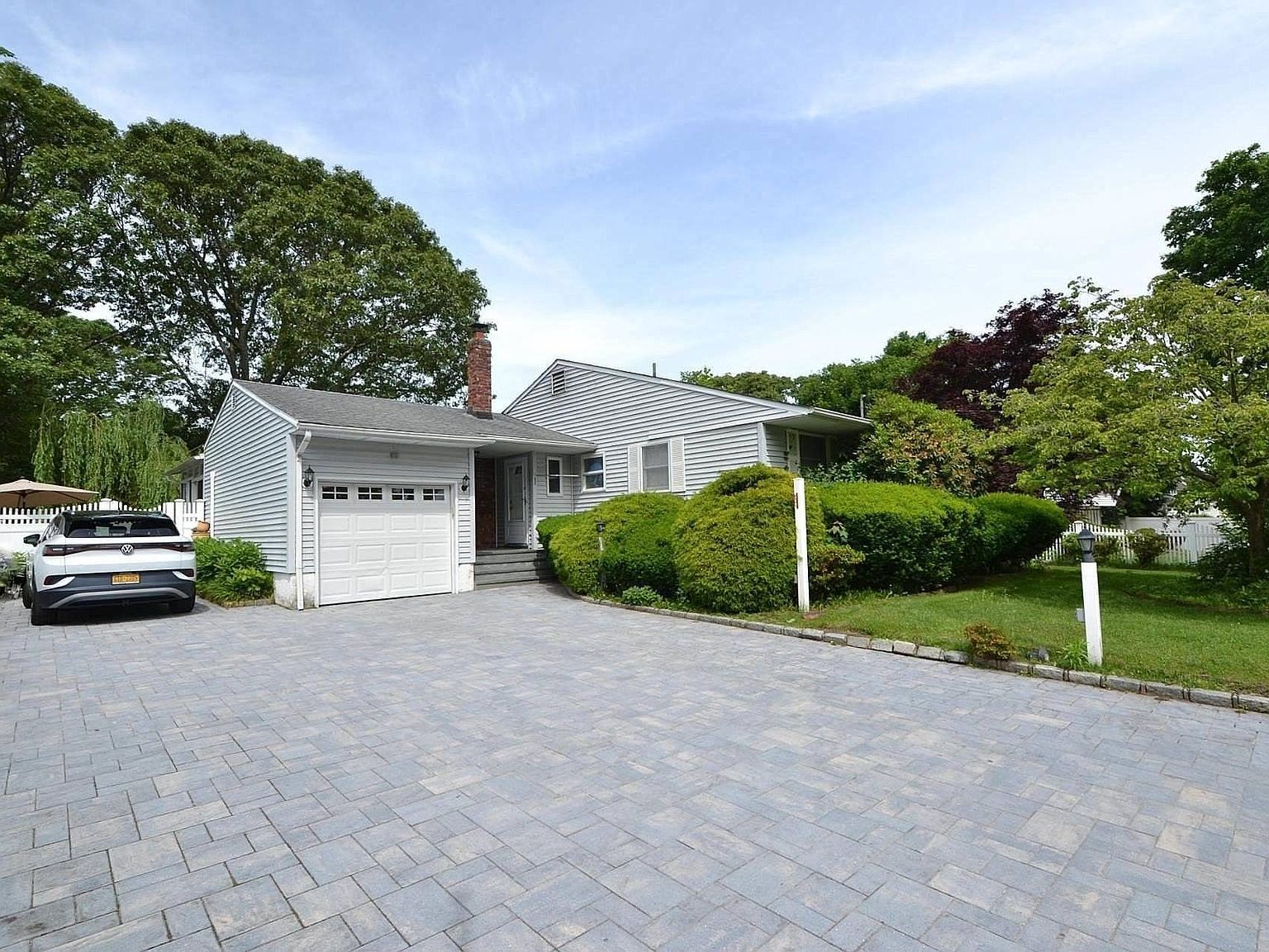 40 Holbrook Rd Centereach, NY 11720 - Thumbnail 4