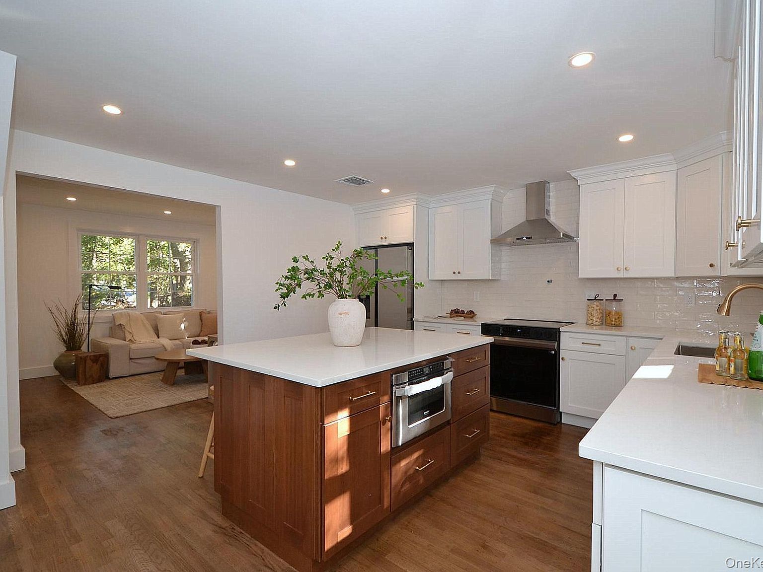 26 Clinton St Center Moriches, NY 11934 - Thumbnail 4