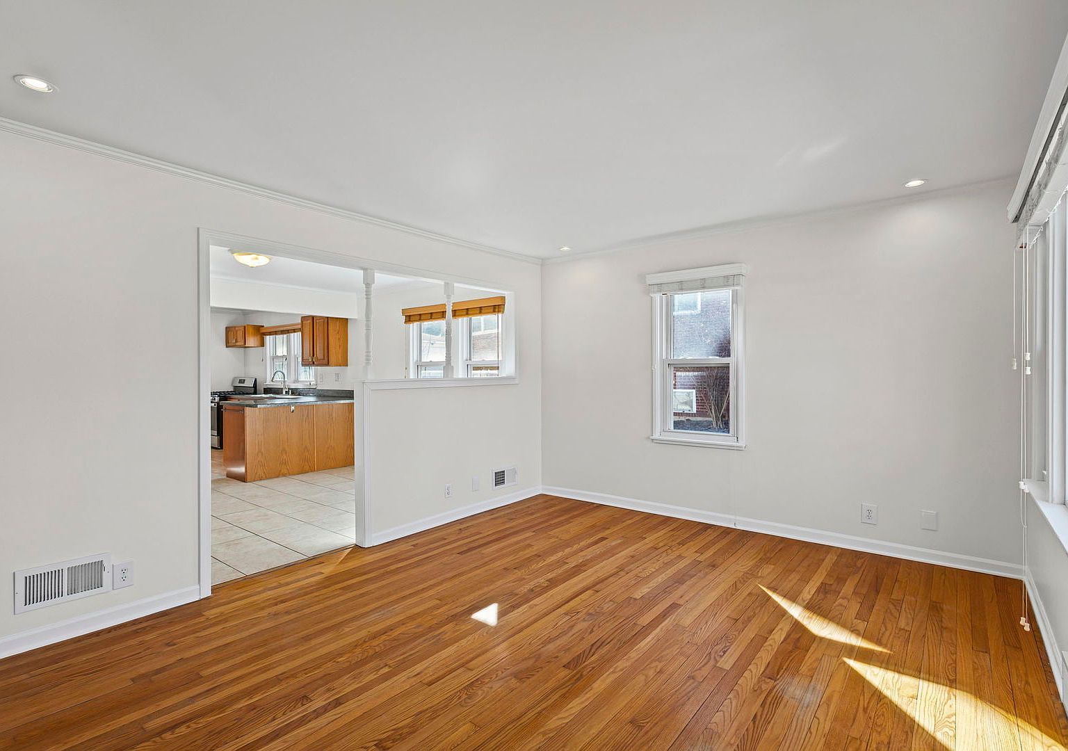 115 N Park St Westmont, IL 60559 - Thumbnail 4