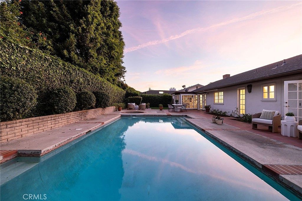 1430 Lincoln Ln Newport Beach, CA 92660 - Thumbnail 4