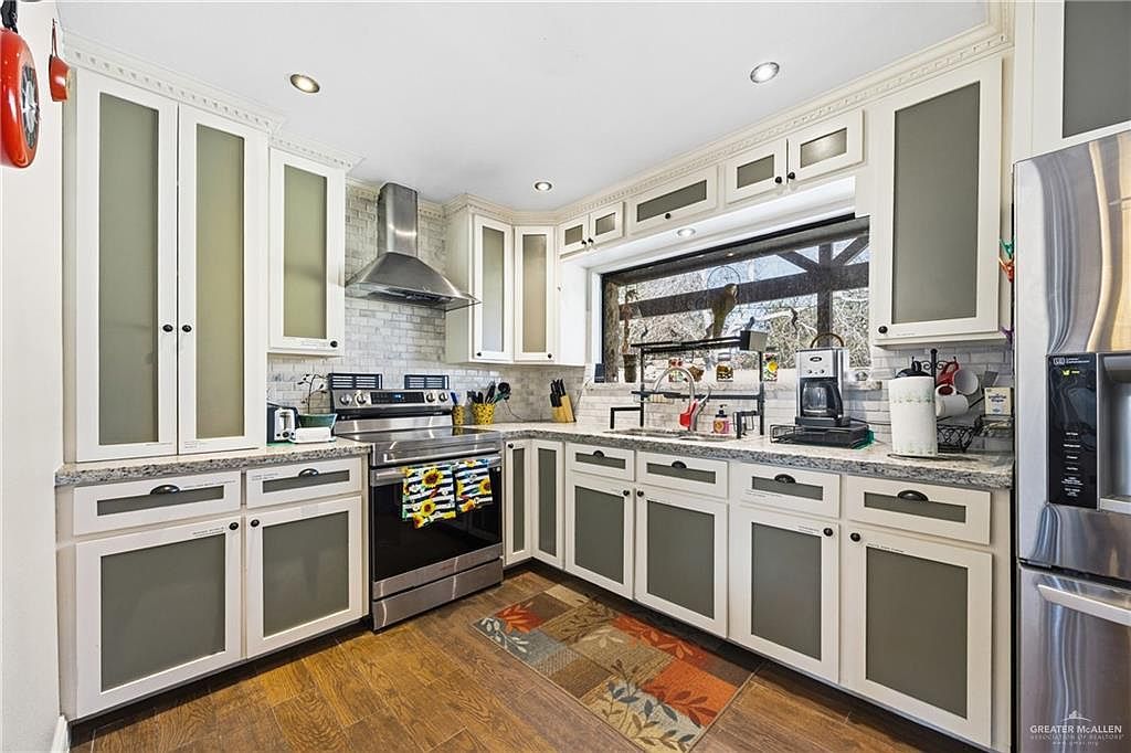 1811 Victoria St Mission, TX 78572 - Thumbnail 4