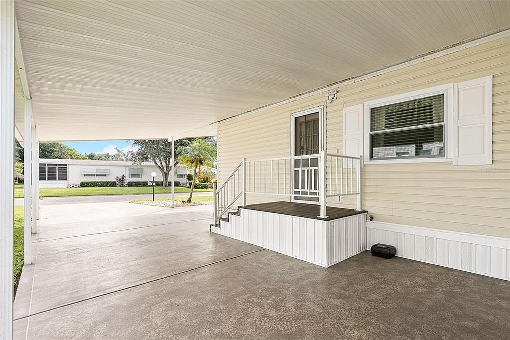 8427 Castle Garden Rd Palmetto, FL 34221 - Thumbnail 4