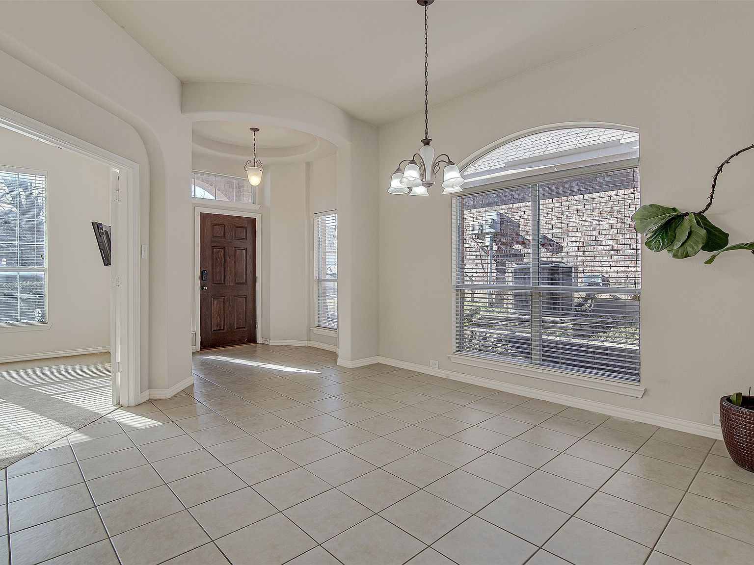 729 Red Elm Ln Fort Worth, TX 76131 - Thumbnail 4