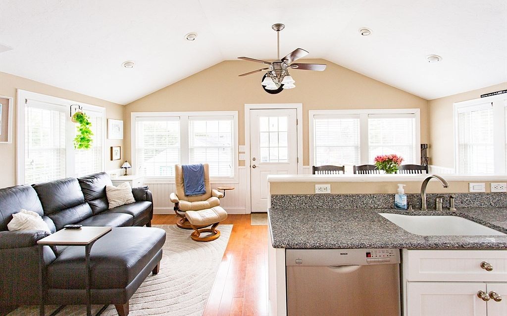 62 Cottage St #7 West Brookfield, MA 01585 - Thumbnail 4