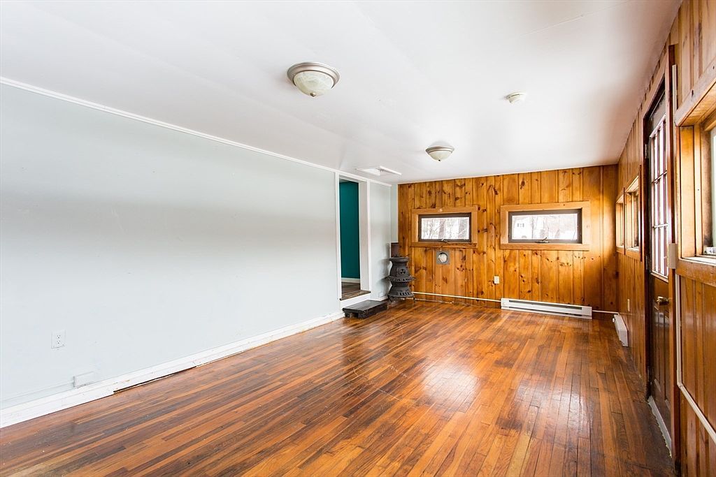 132 E Main St West Brookfield, MA 01585 - Thumbnail 4