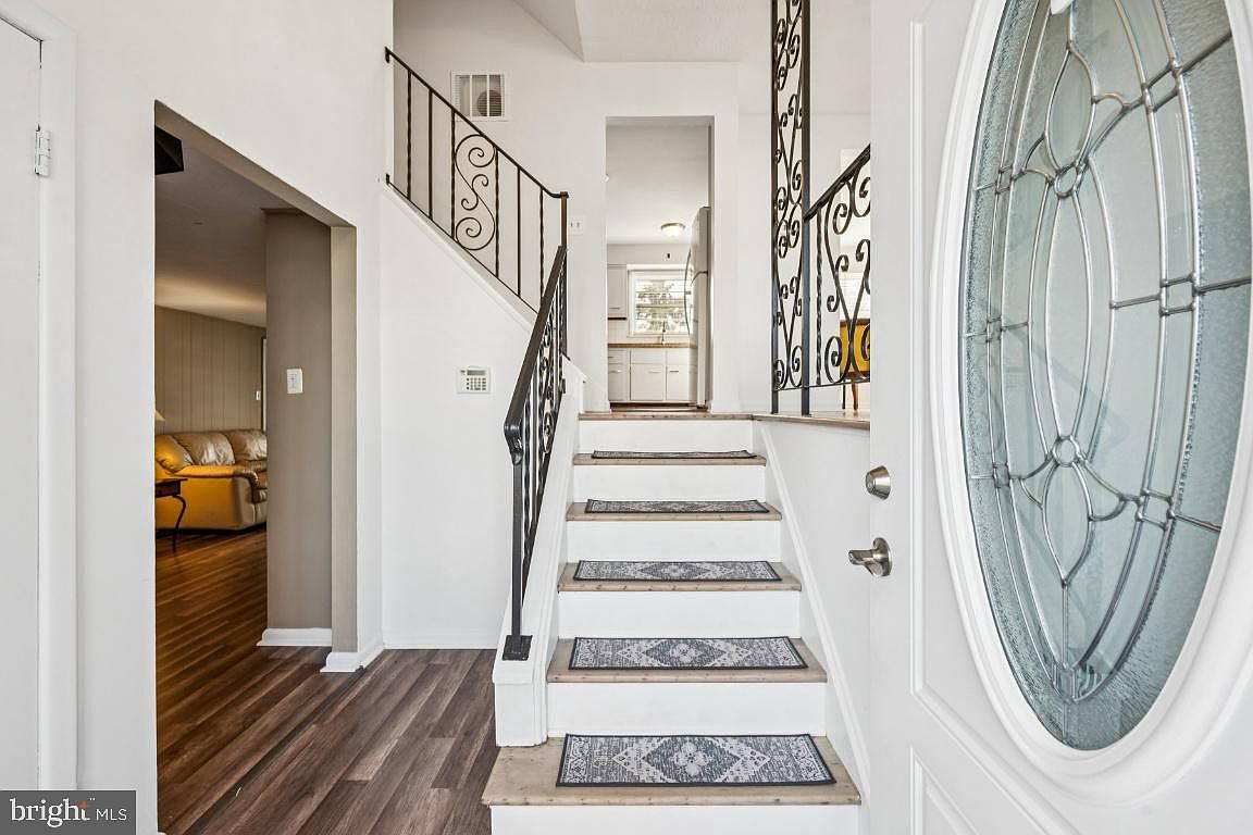 2211 Chestnut Hill Dr Cinnaminson, NJ 08077 - Thumbnail 4