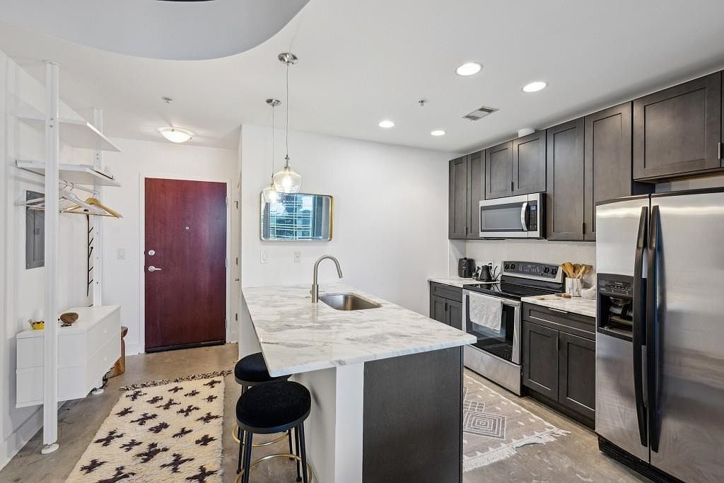 400 W Peachtree St NW UNIT 1205 Atlanta, GA 30308 - Thumbnail 4