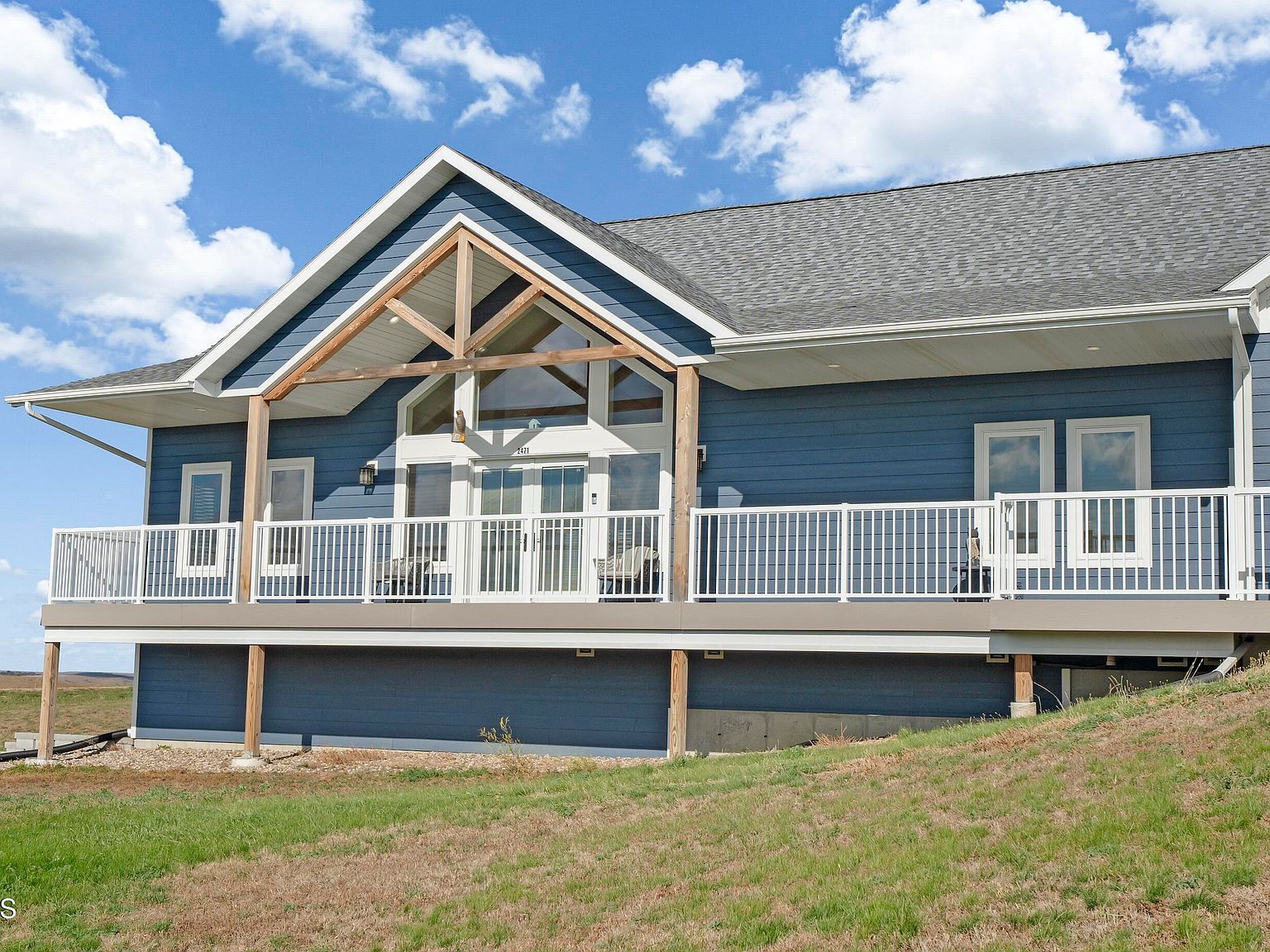 2471 Spaniel Rd Mandan, ND 58554 - Thumbnail 4