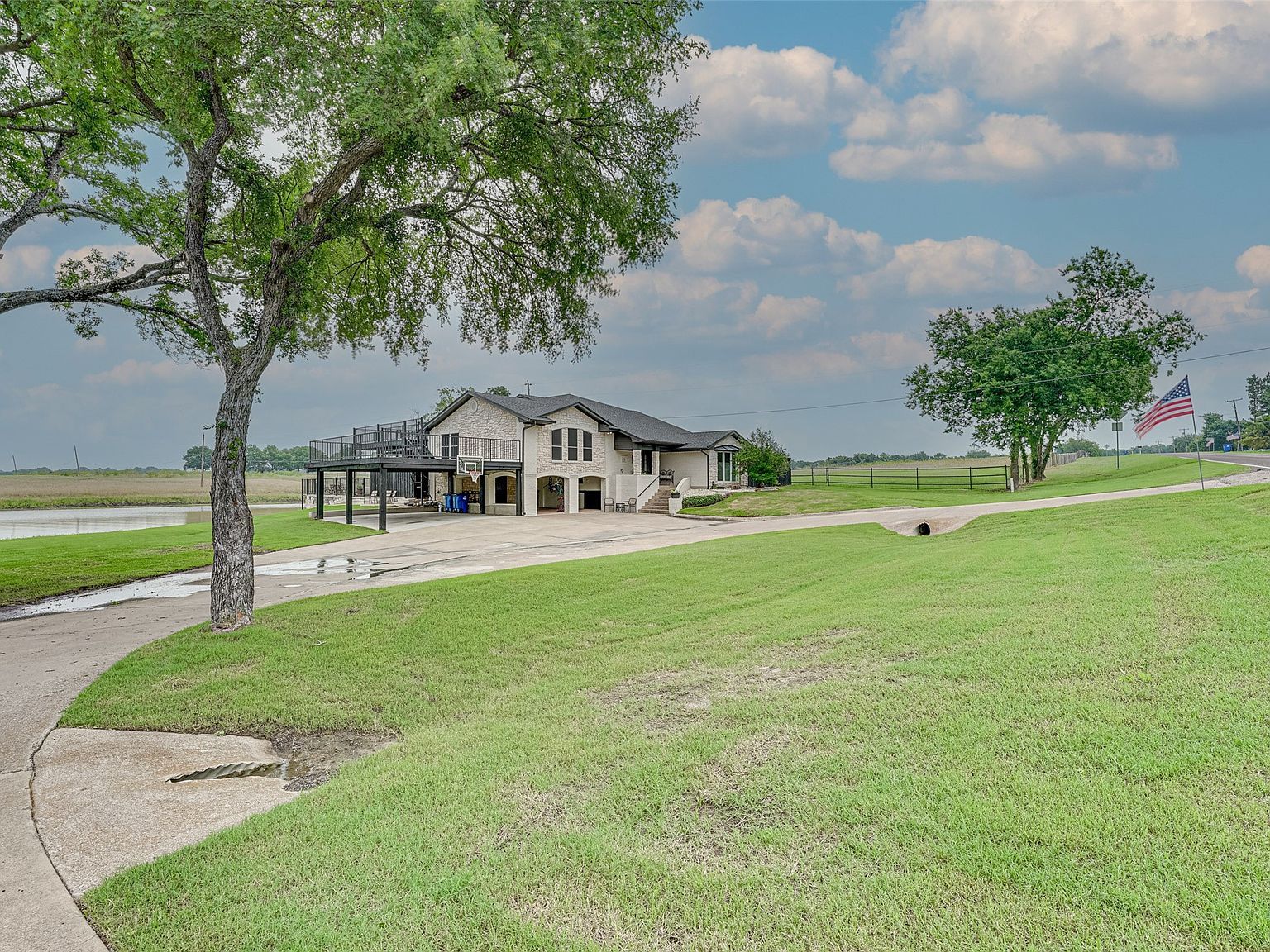 2402 Country Club Rd Ennis, TX 75119 - Thumbnail 4