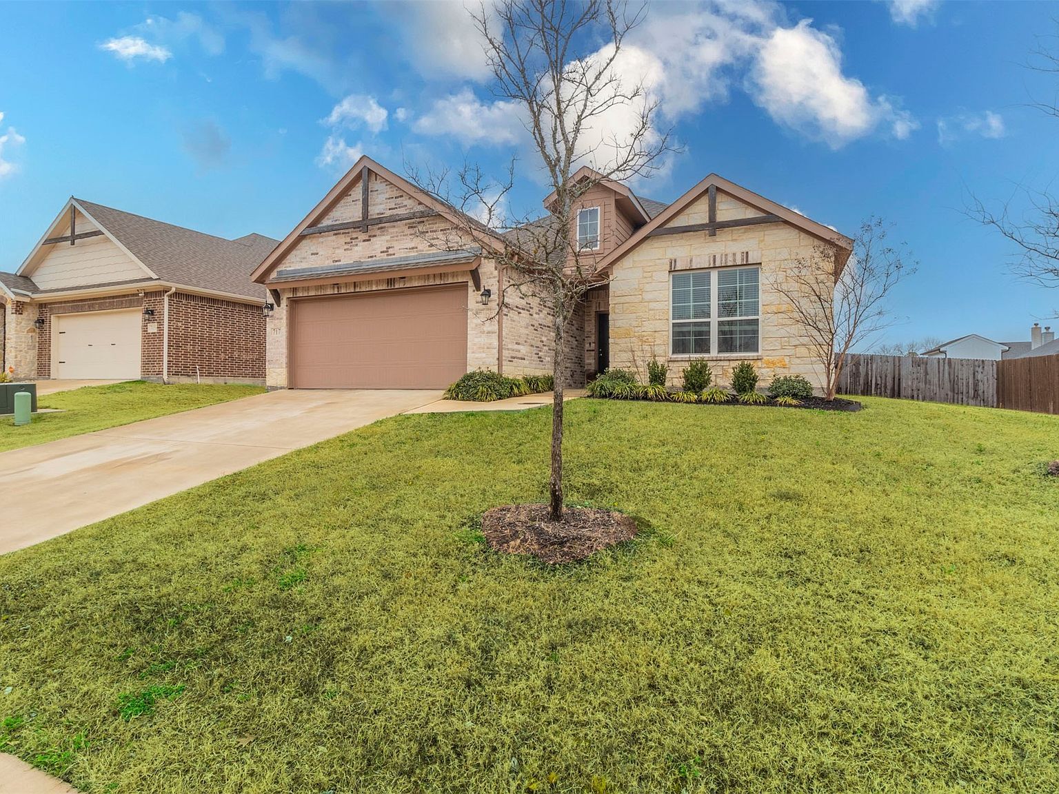 717 Woodcrest Dr Ennis, TX 75119 - Thumbnail 4
