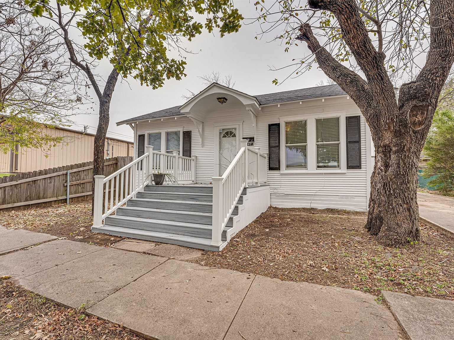 107 N Shawnee St Ennis, TX 75119 - Thumbnail 4