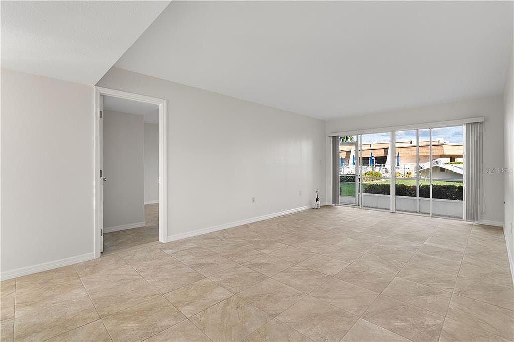 1080 Bal Harbor Blvd UNIT 11B Punta Gorda, FL 33950 - Thumbnail 4