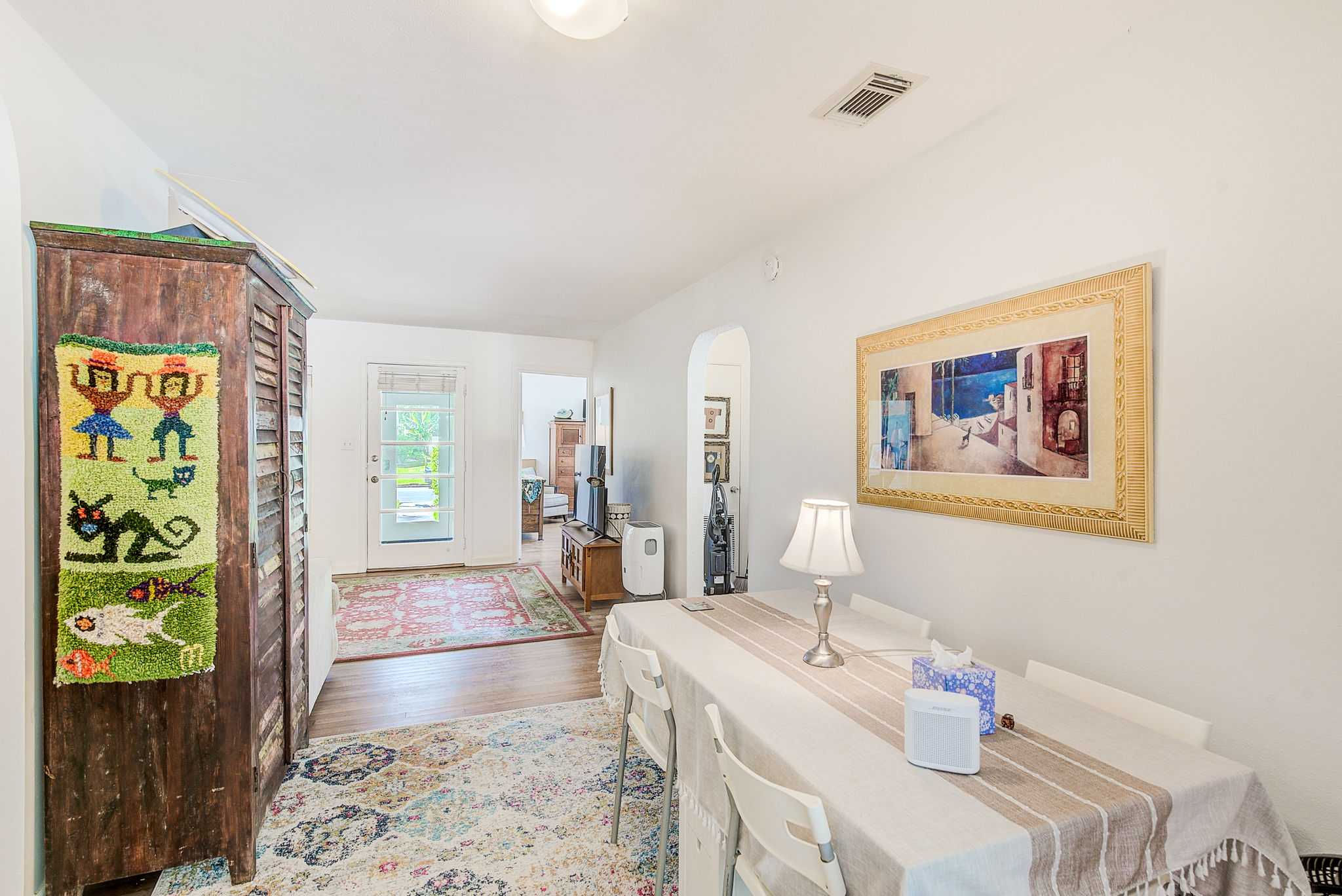 240-242 Mateo Way Northeast, St. Petersburg, FL, USA, 33704 - Thumbnail 4