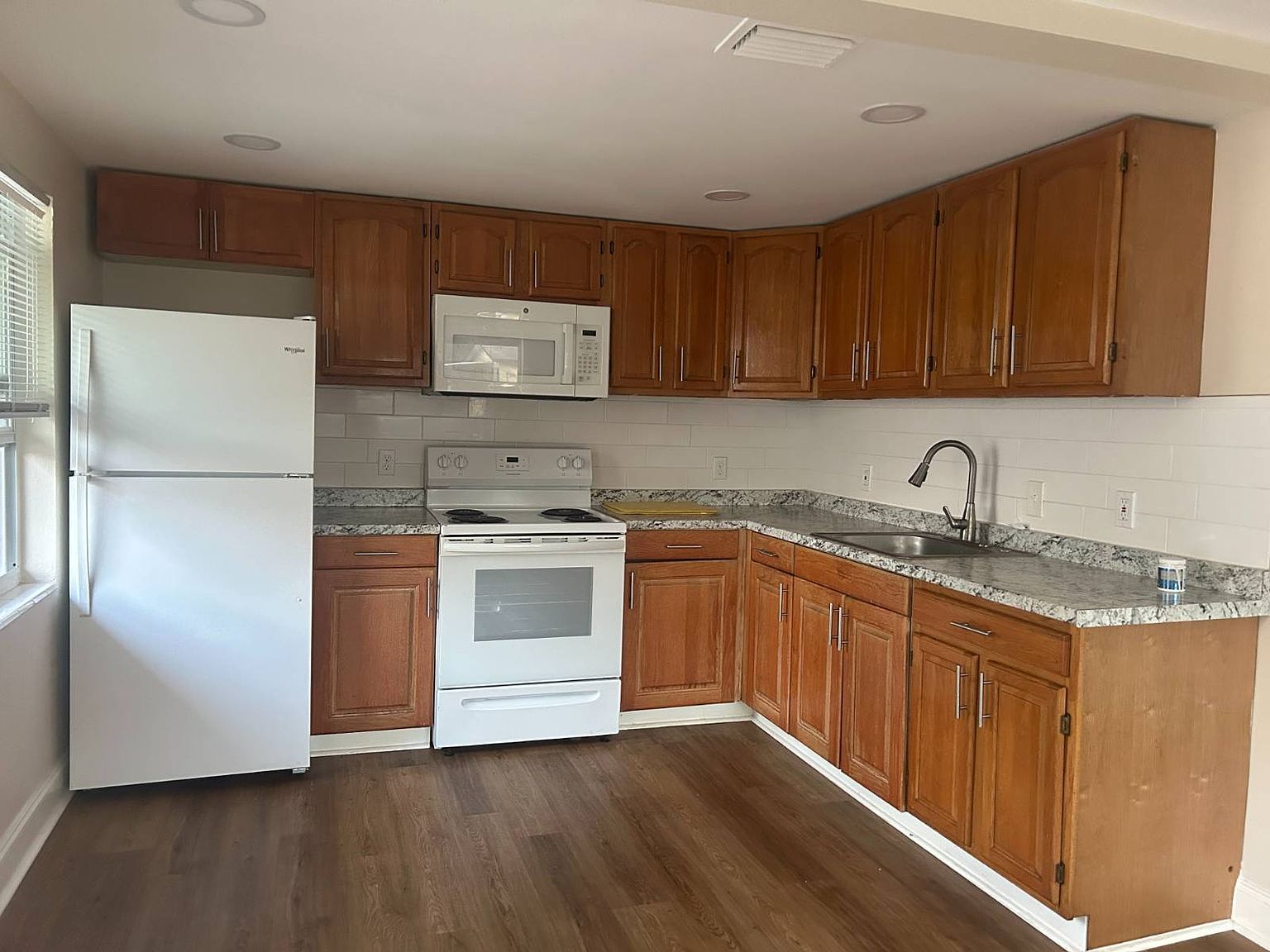 2824 Meadow View Ave APT A Largo, FL 33771 - Thumbnail 4