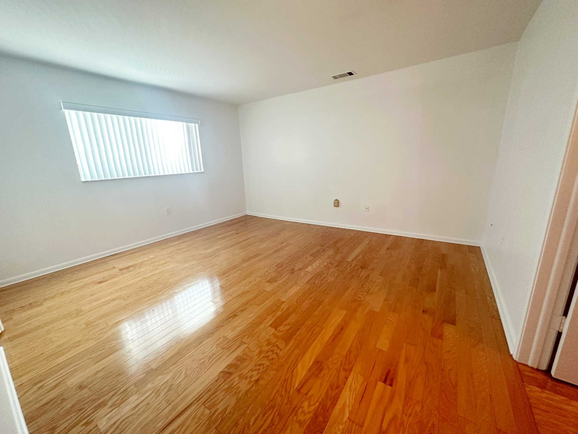 1819 Shore Drive South, South Pasadena, FL, USA, 33707 - Thumbnail 5