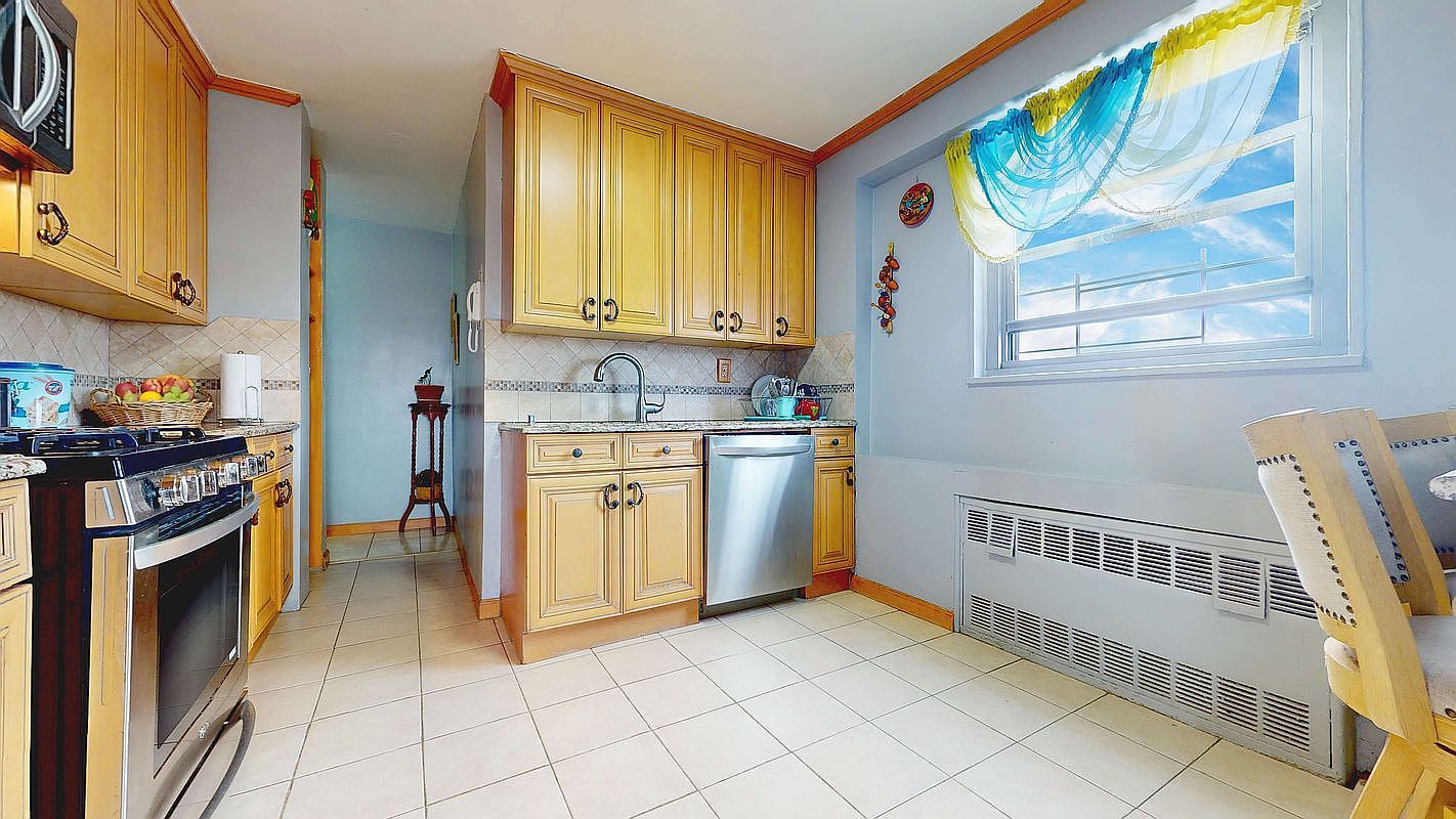 1020 Grand Concourse APT 18R Bronx, NY 10451 - Thumbnail 4