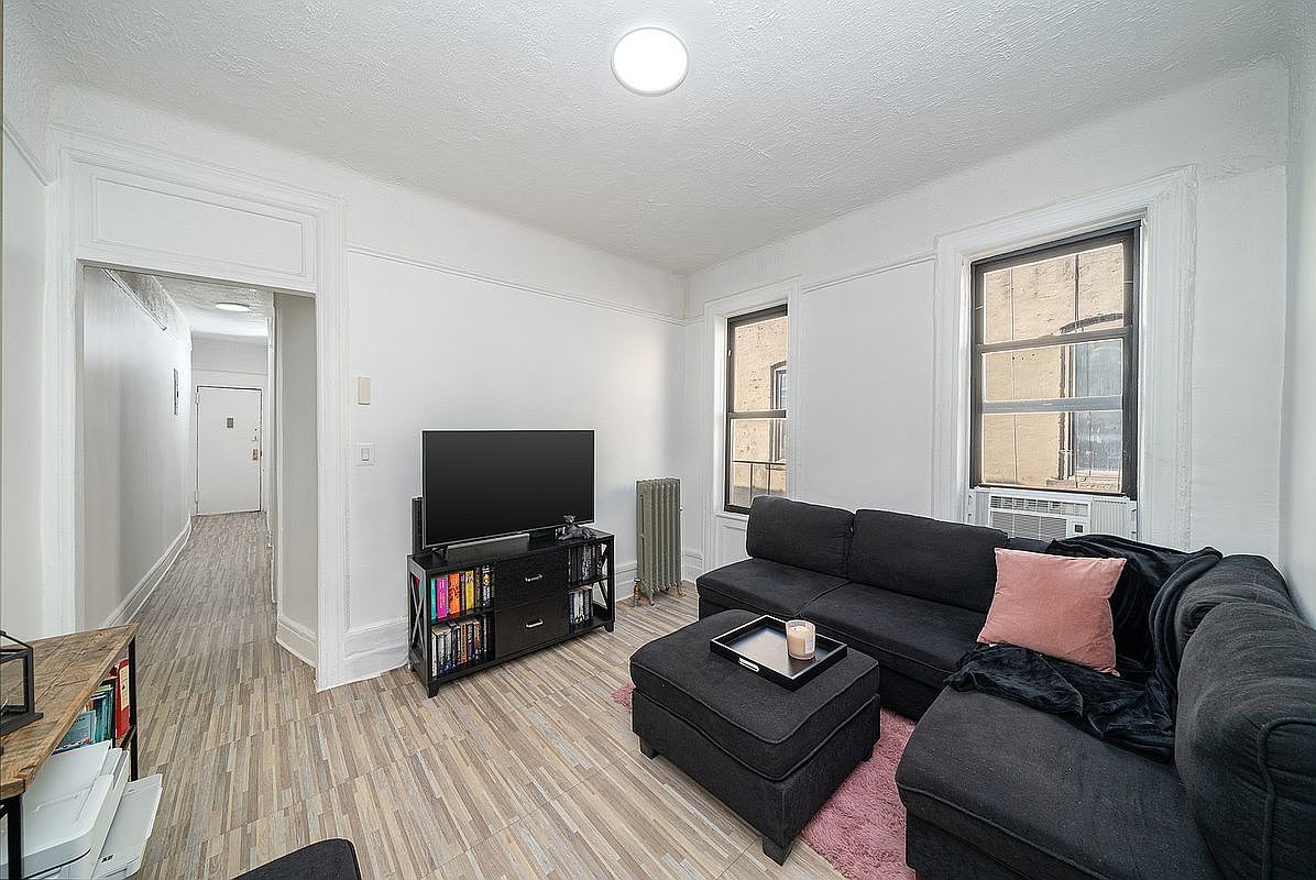 1989 Amsterdam Ave #61 New York, NY 10032 - Thumbnail 4