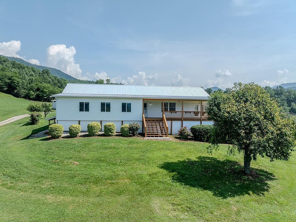 1703 W Deep Creek Rd Bryson City, NC 28713 - Thumbnail 4