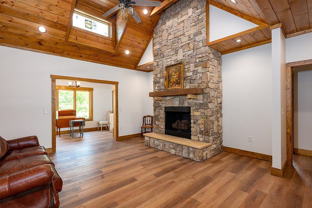 110 Gadsden Rdg Bryson City, NC 28713 - Thumbnail 4