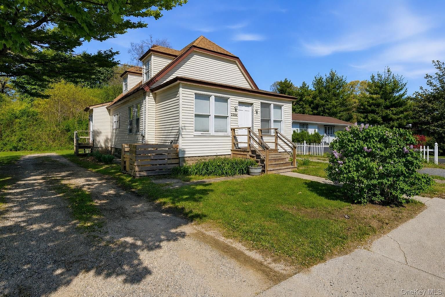 2284 Ocean Ave Ronkonkoma, NY 11779 - Thumbnail 4