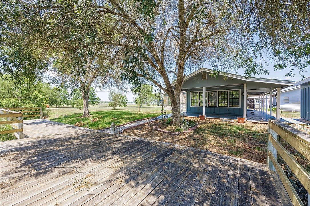 100 Kelly Ln Lake City, TX 78368 - Thumbnail 4