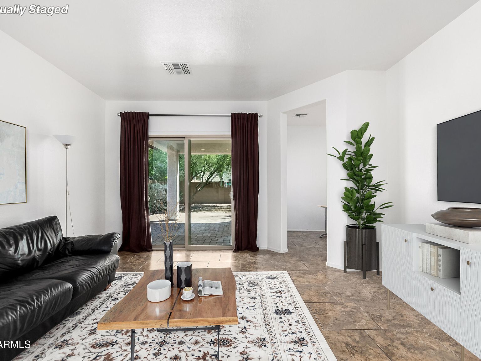 1747 W Straight Arrow Ln Phoenix, AZ 85085 - Thumbnail 4