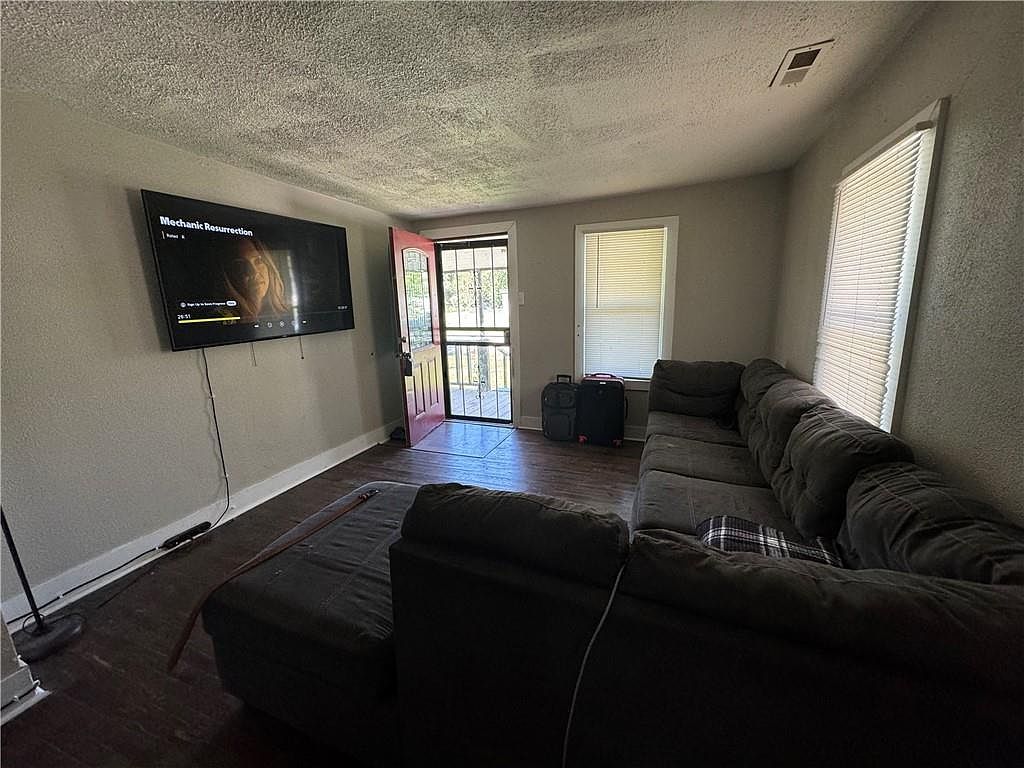 1006 W Cliff St Saint Joseph, MO 64504 - Thumbnail 4