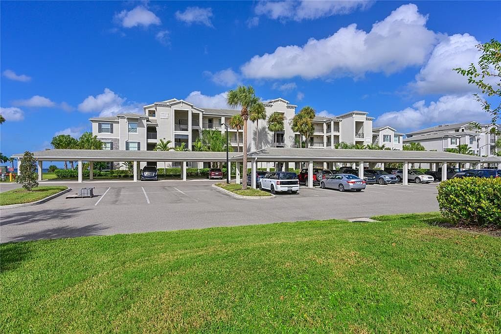 910 Tidewater Shores Loop UNIT 102 Bradenton, FL 34208 - Thumbnail 4