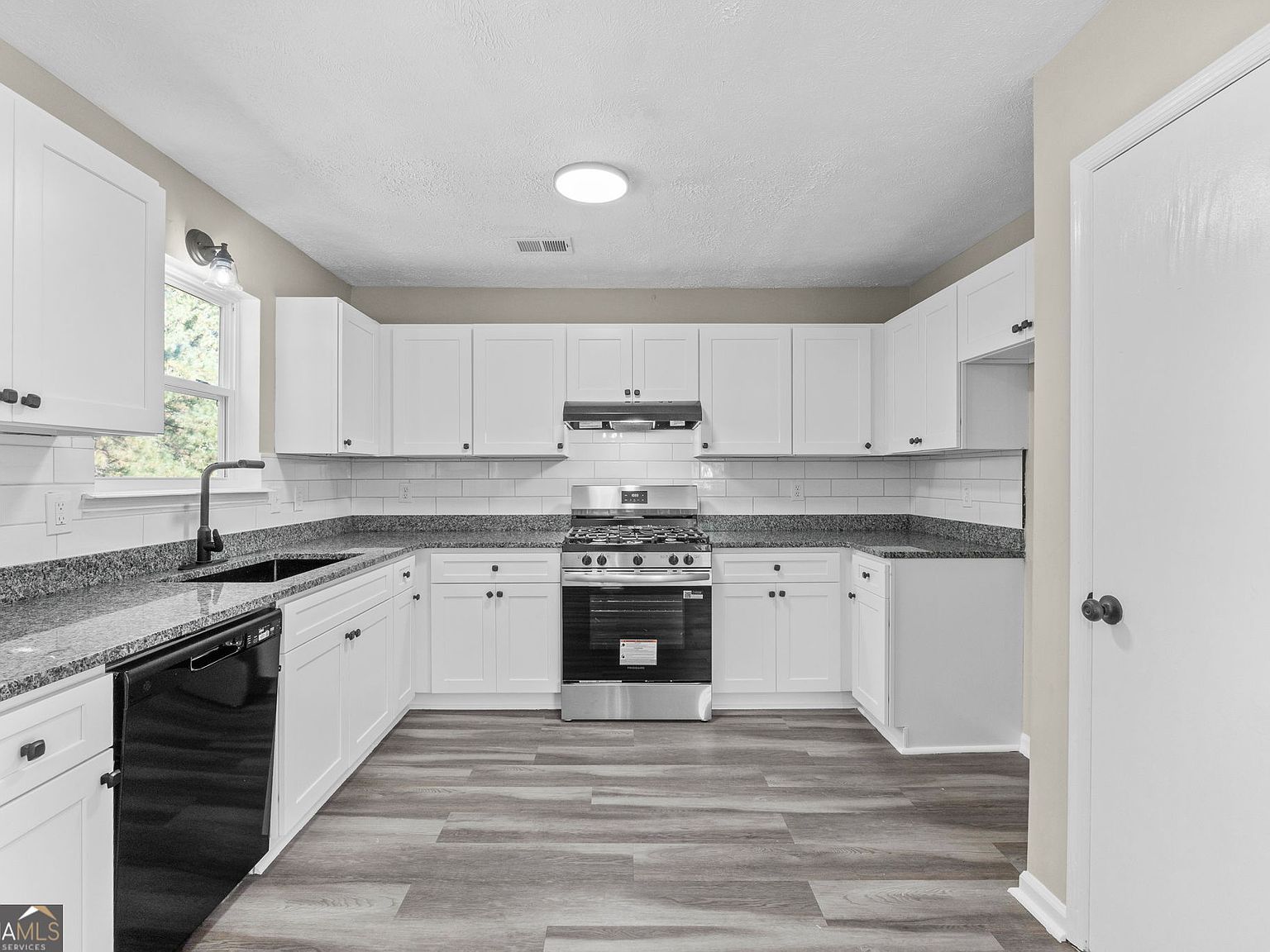 1444 Meadowind Ct SW Conyers, GA 30094 - Thumbnail 4