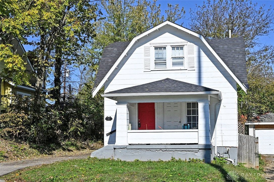 221 E Siebenthaler Ave Dayton, OH 45405 - Thumbnail 4
