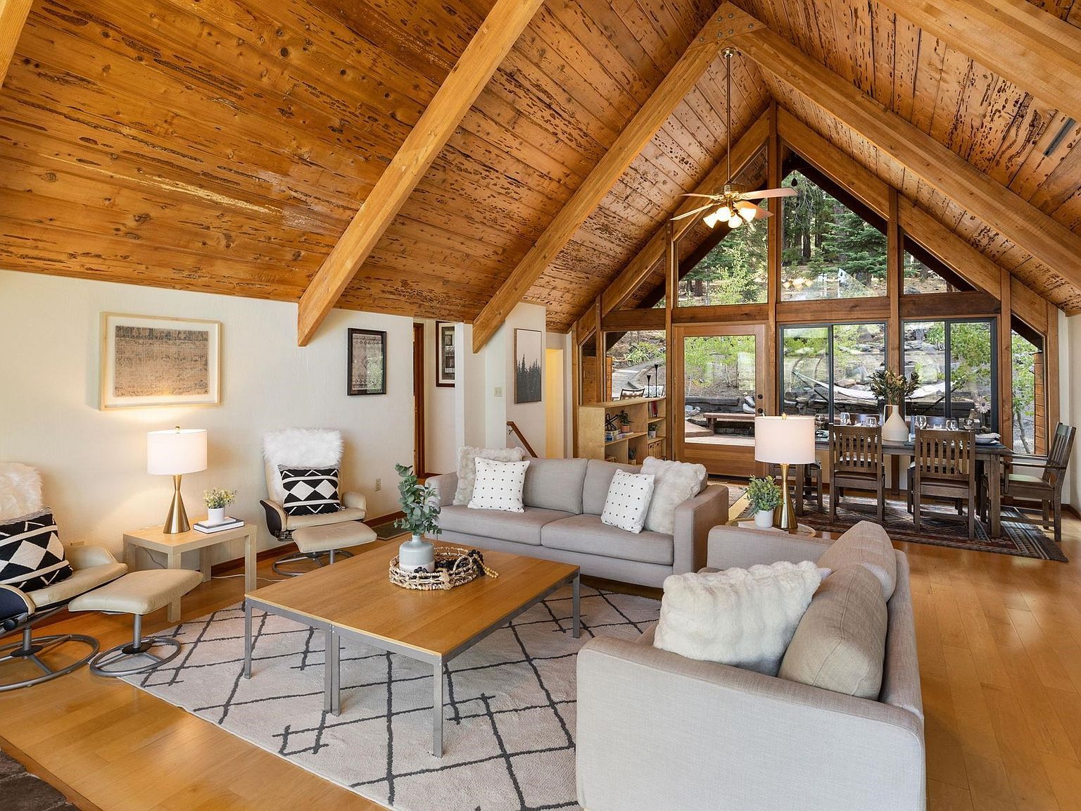 10928 Barnes Dr Truckee, CA 96161 - Thumbnail 4