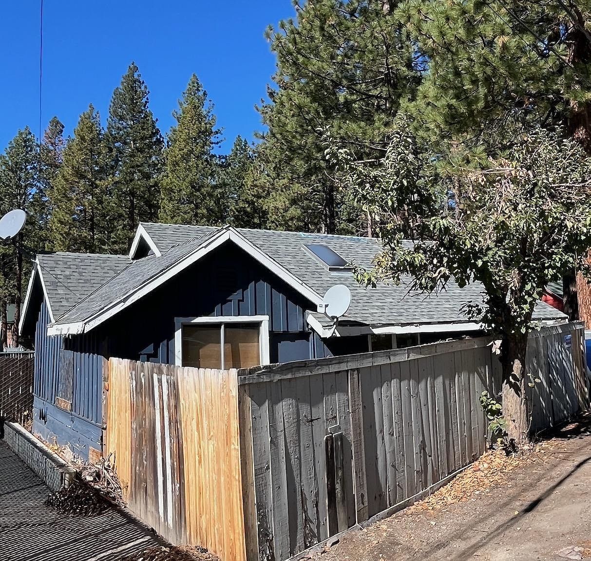 217 Chipmunk St Kings Beach, CA 96143 - Thumbnail 4