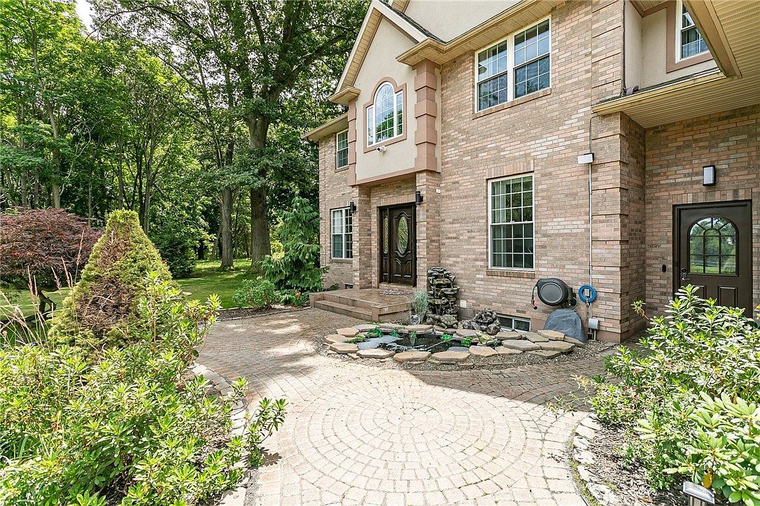 493 Lake View Ter Webster, NY 14580 - Thumbnail 4