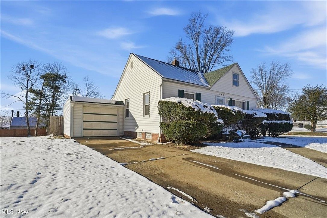 1188 Hardesty Blvd Akron, OH 44320 - Thumbnail 4