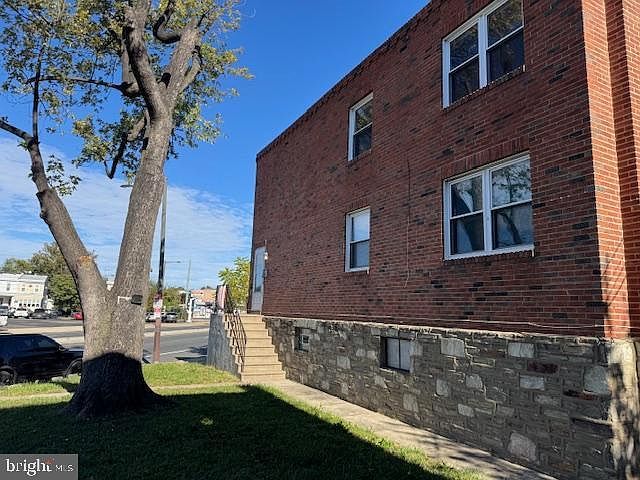 5819 Harbison Ave Philadelphia, PA 19135 - Thumbnail 4