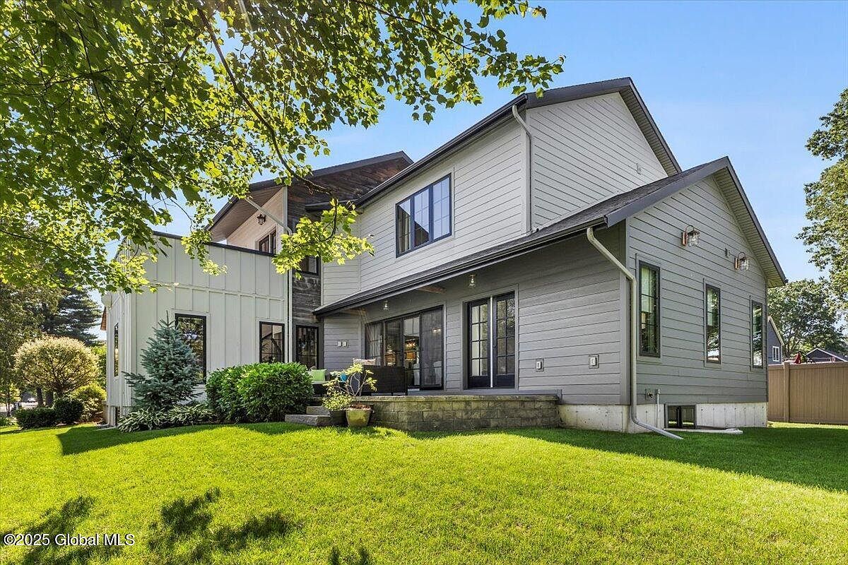 43 Doten Ave Saratoga Springs, NY 12866 - Thumbnail 4