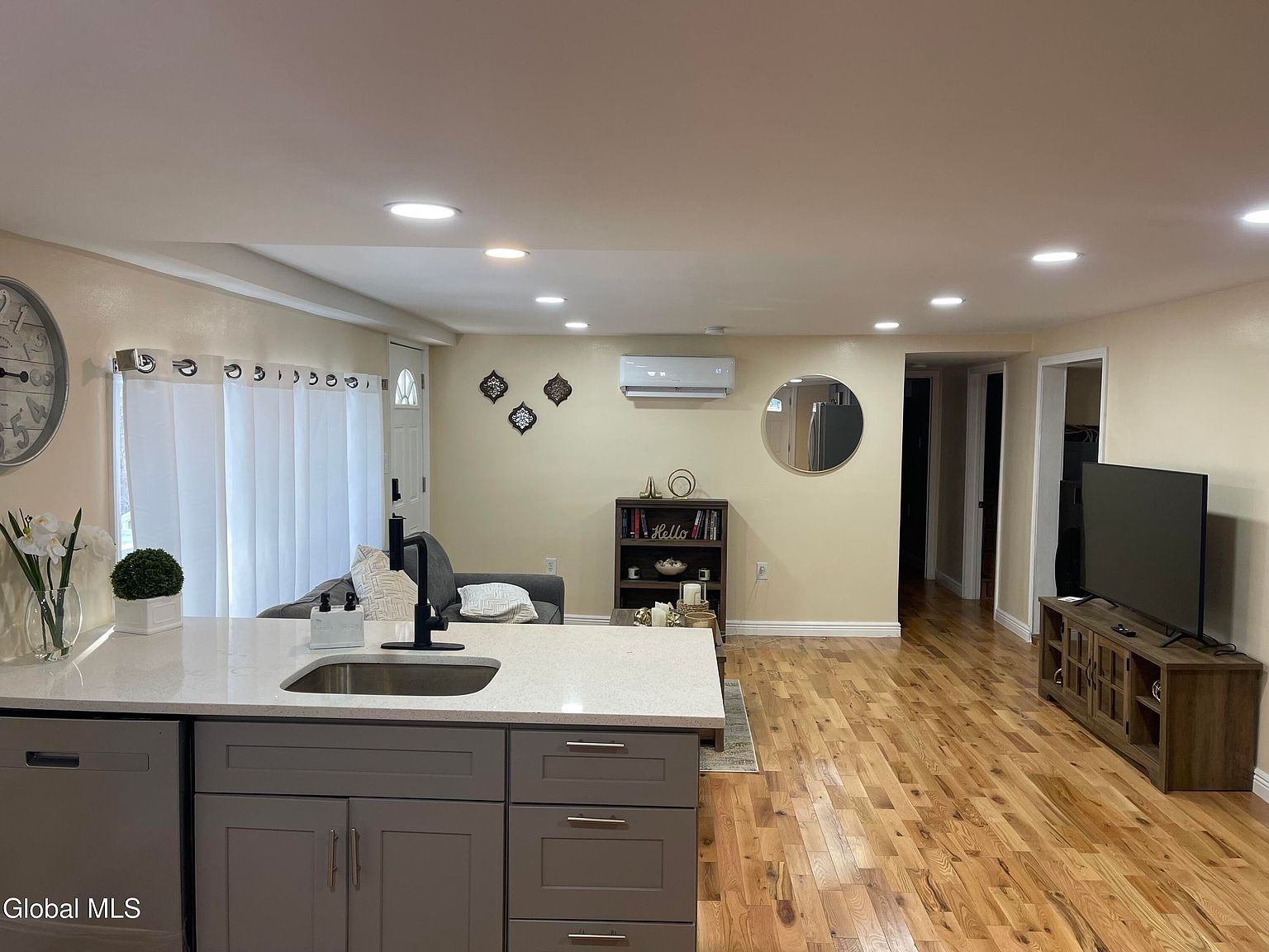 12 Louden Rd Saratoga Springs, NY 12866 - Thumbnail 4