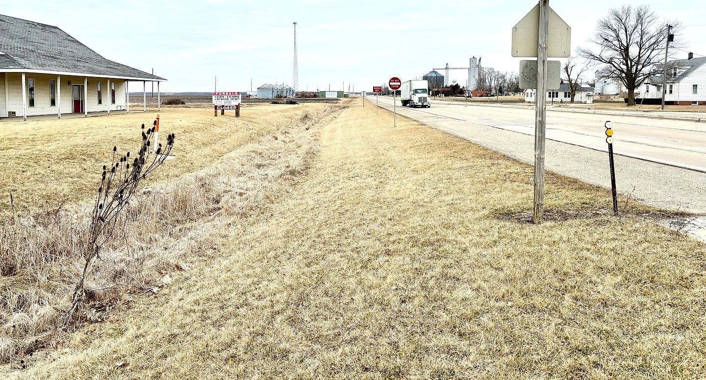 100 S 4th St Wapella, IL 61777 - Thumbnail 4